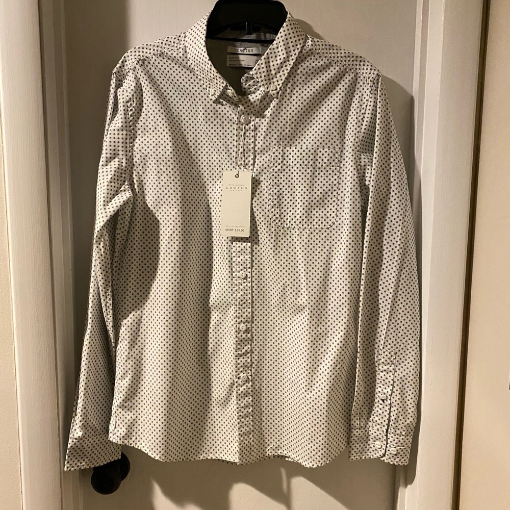 NWT men’s dress shirt, size medium